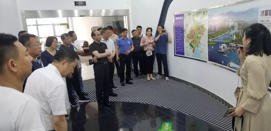 640HUTHL8II.jpg 640HUTHL8II.jpg