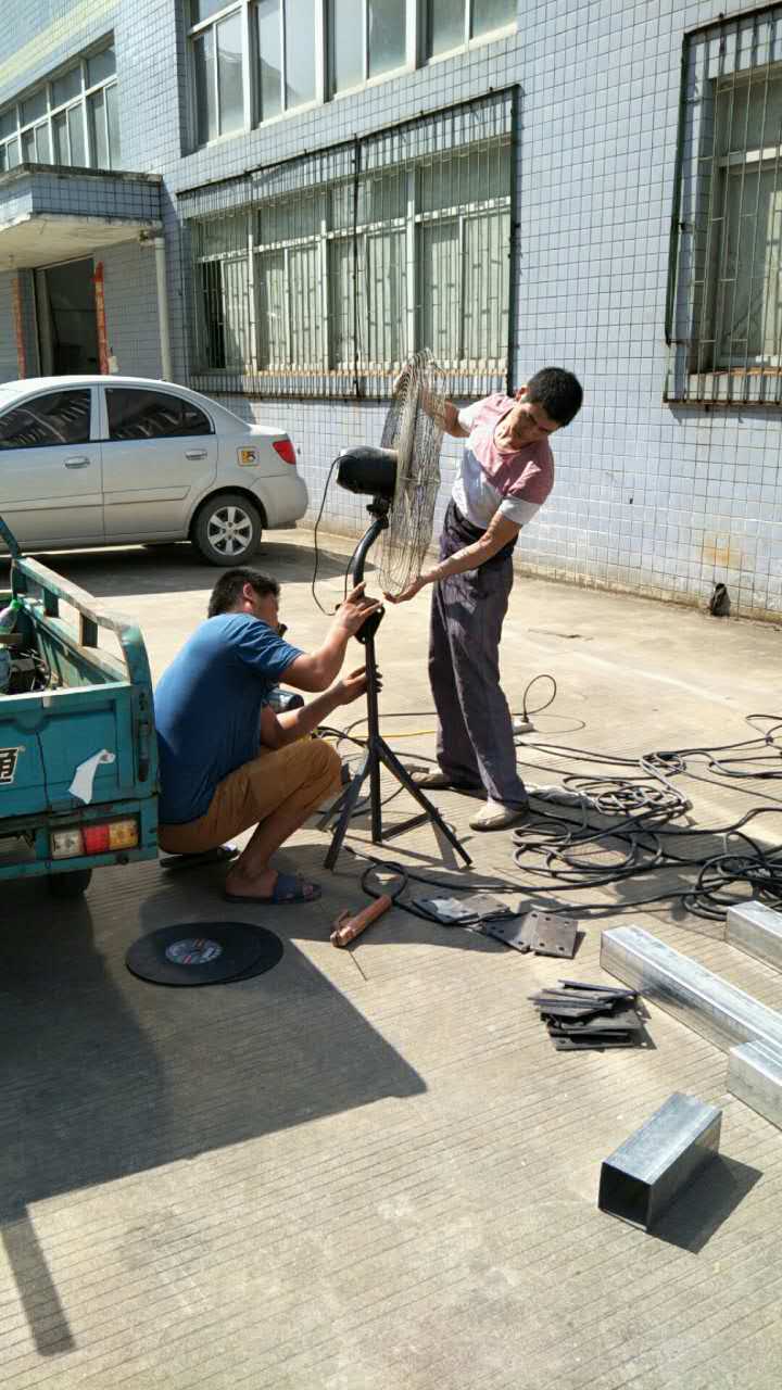 連美工業(yè)園施工中.jpg 連美工業(yè)園施工中.jpg